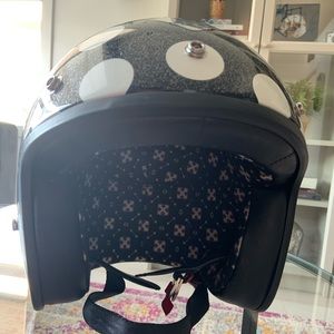 Motorcycle Helmet - Ladies Size Small
